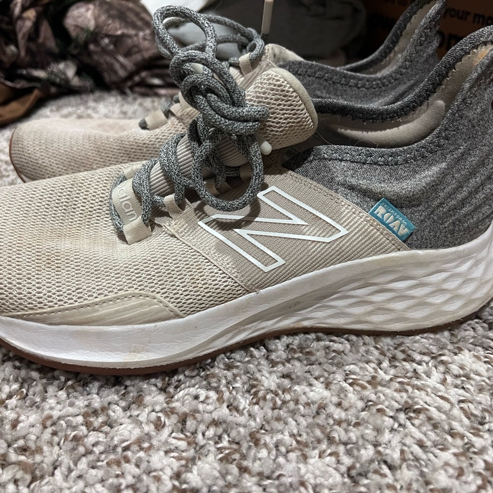 New Balance Roam